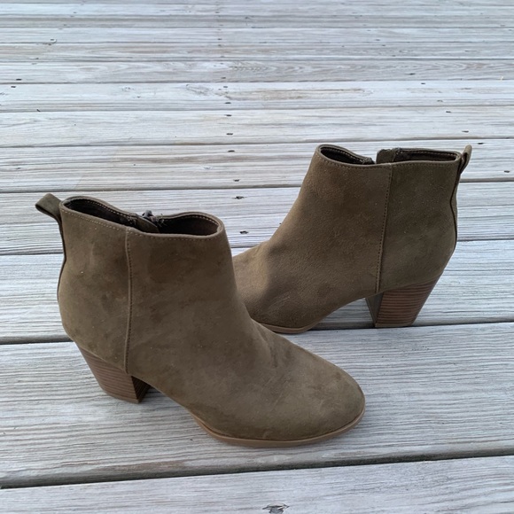 Old Navy Shoes - Old Navy Suede Women’s Ankle Boots